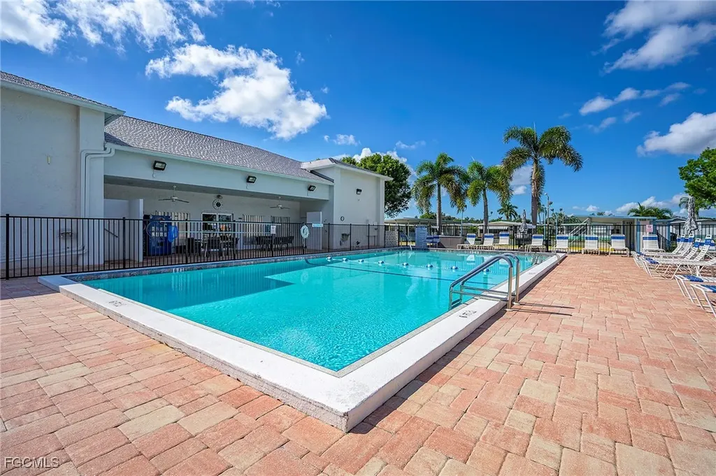 154 Siesta Lane Fort Myers FL 33905