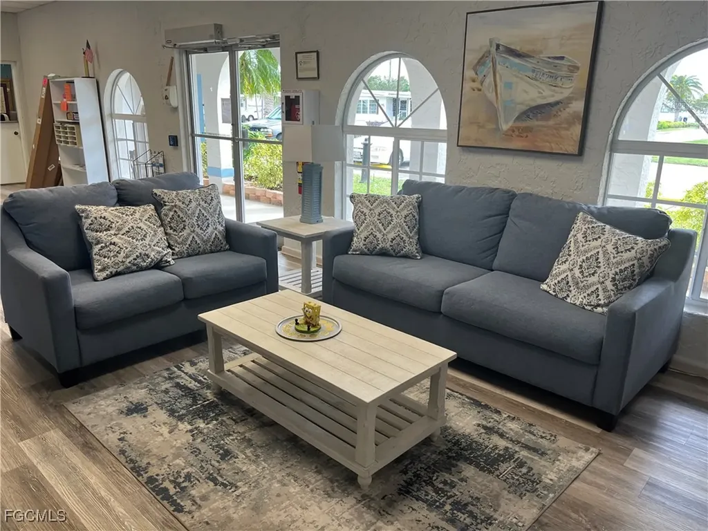 154 Siesta Lane Fort Myers FL 33905