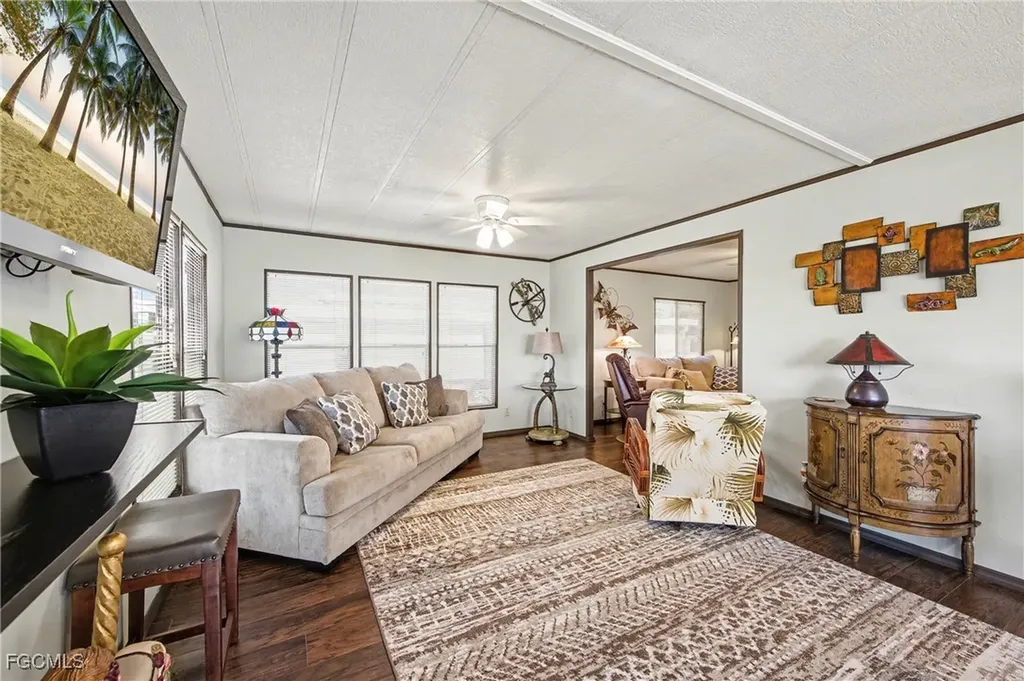 154 Siesta Lane Fort Myers FL 33905