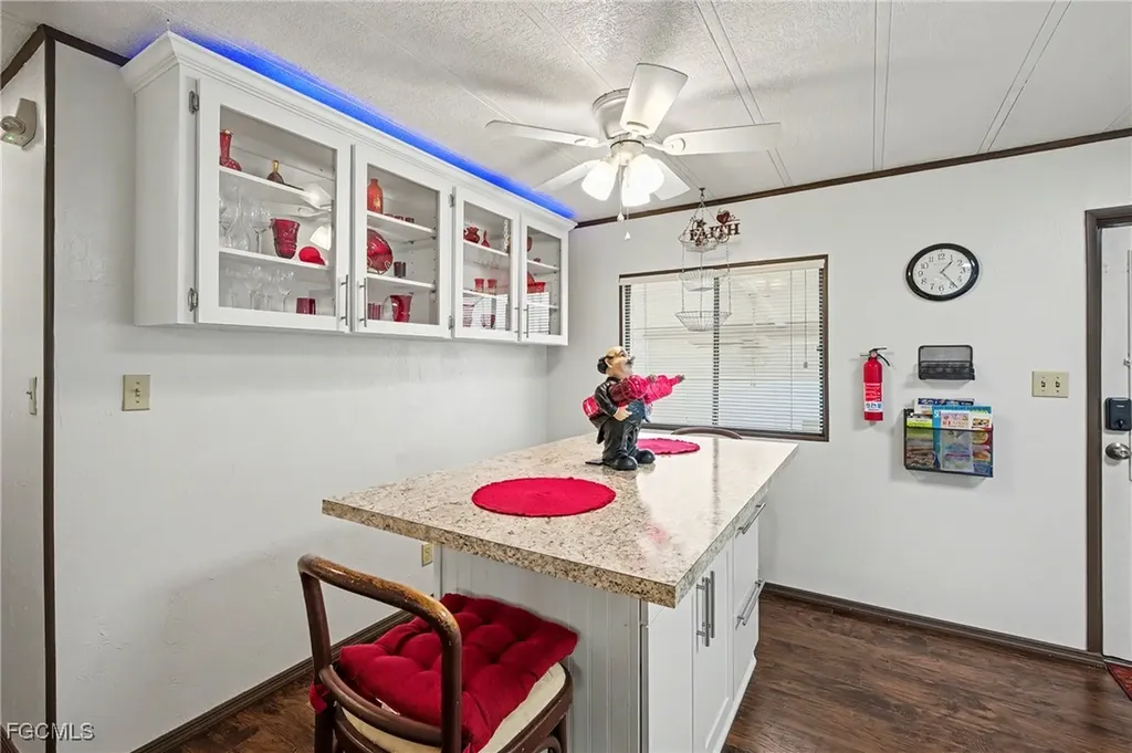 154 Siesta Lane Fort Myers FL 33905