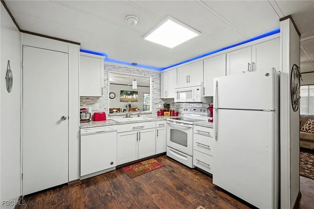 154 Siesta Lane Fort Myers FL 33905