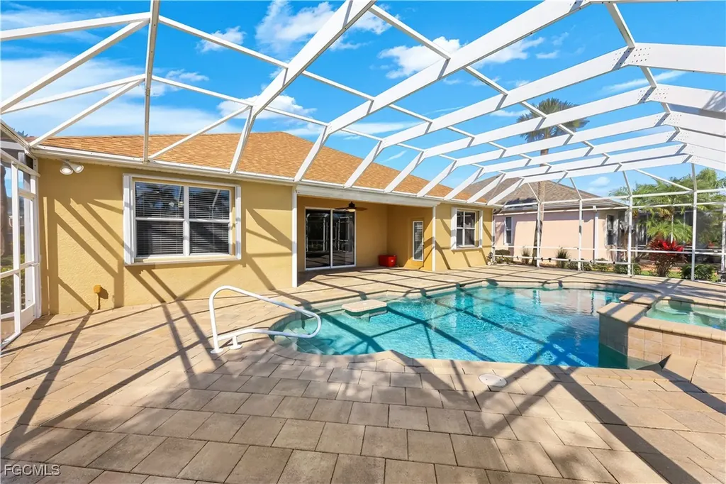 9214 Palm Island Circle North Fort Myers FL 33903
