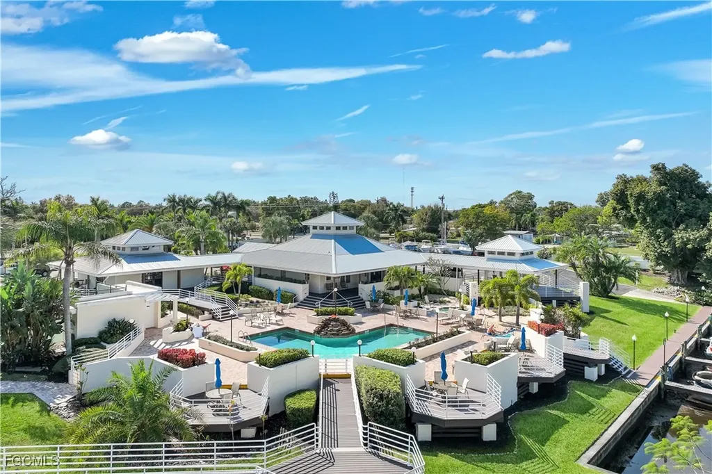 9214 Palm Island Circle North Fort Myers FL 33903