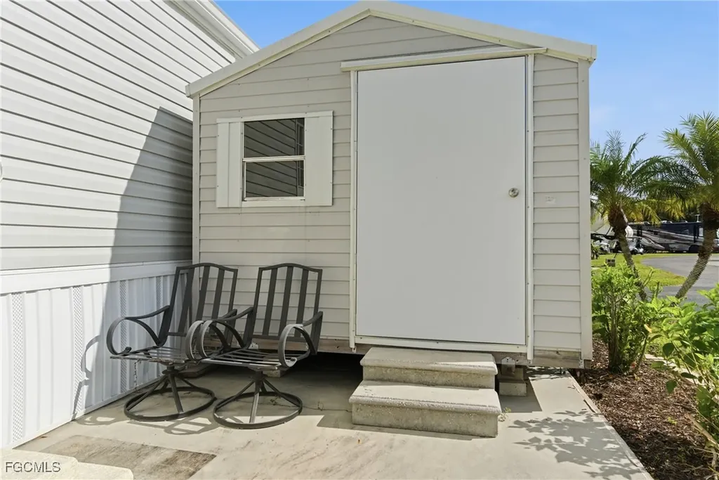 5558 Palm Beach Boulevard Fort Myers FL 33905