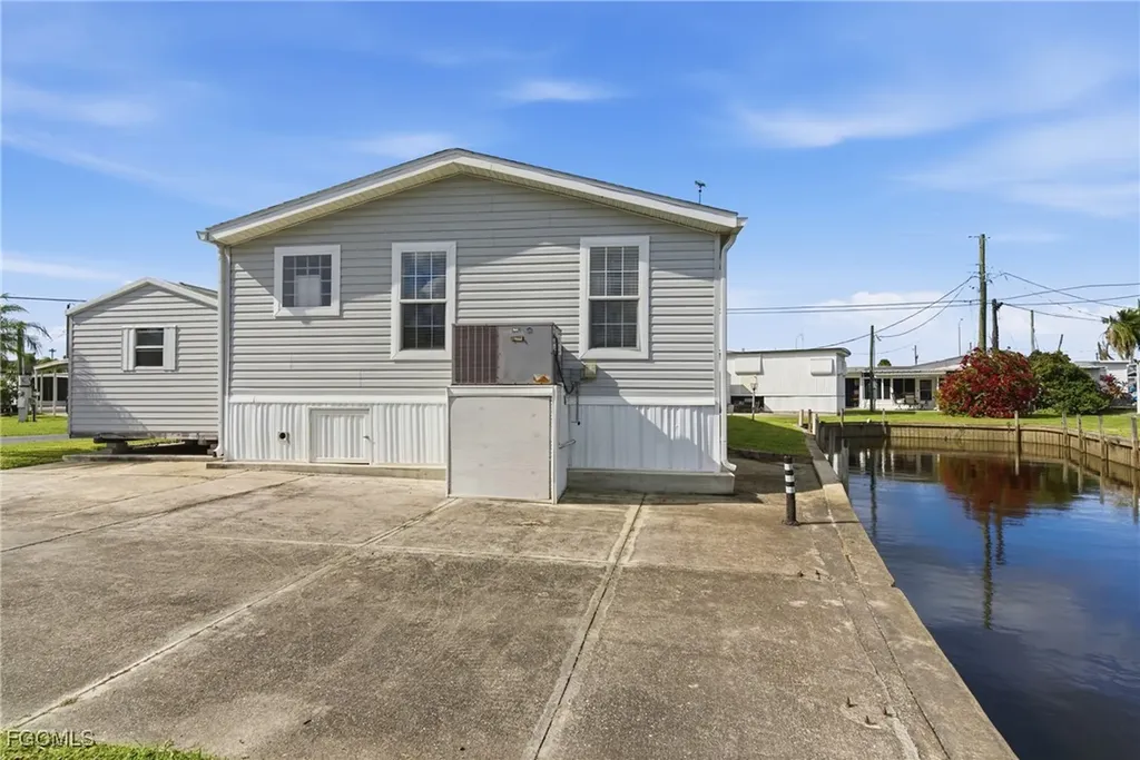 5558 Palm Beach Boulevard Fort Myers FL 33905