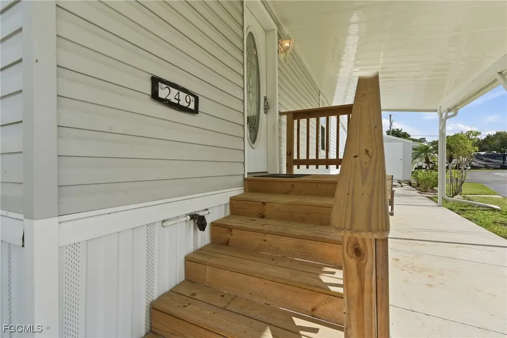 5558 Palm Beach Boulevard Fort Myers FL 33905