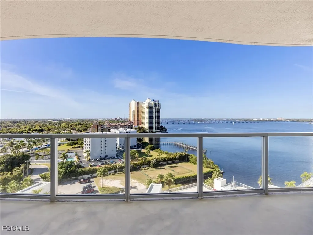 3000 Oasis Grand Boulevard Fort Myers FL 33916