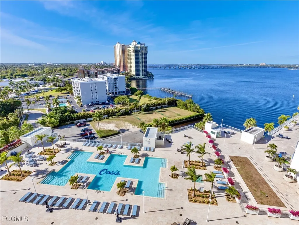 3000 Oasis Grand Boulevard Fort Myers FL 33916