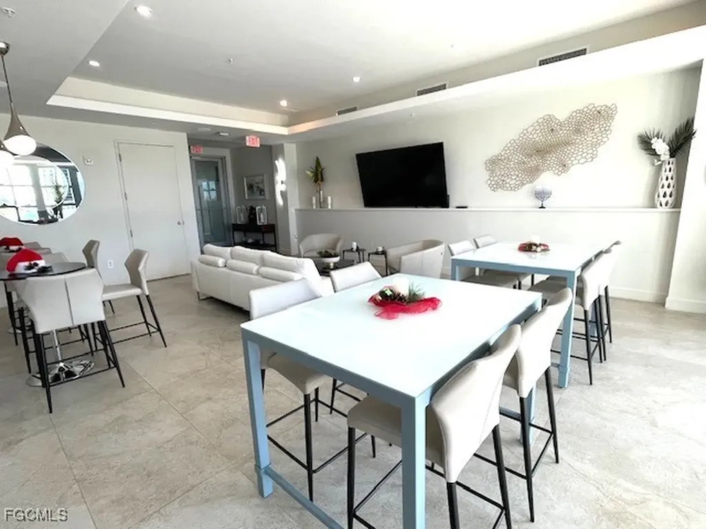 3000 Oasis Grand Boulevard Fort Myers FL 33916