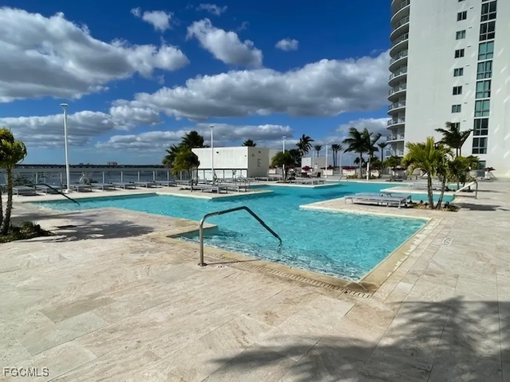 3000 Oasis Grand Boulevard Fort Myers FL 33916