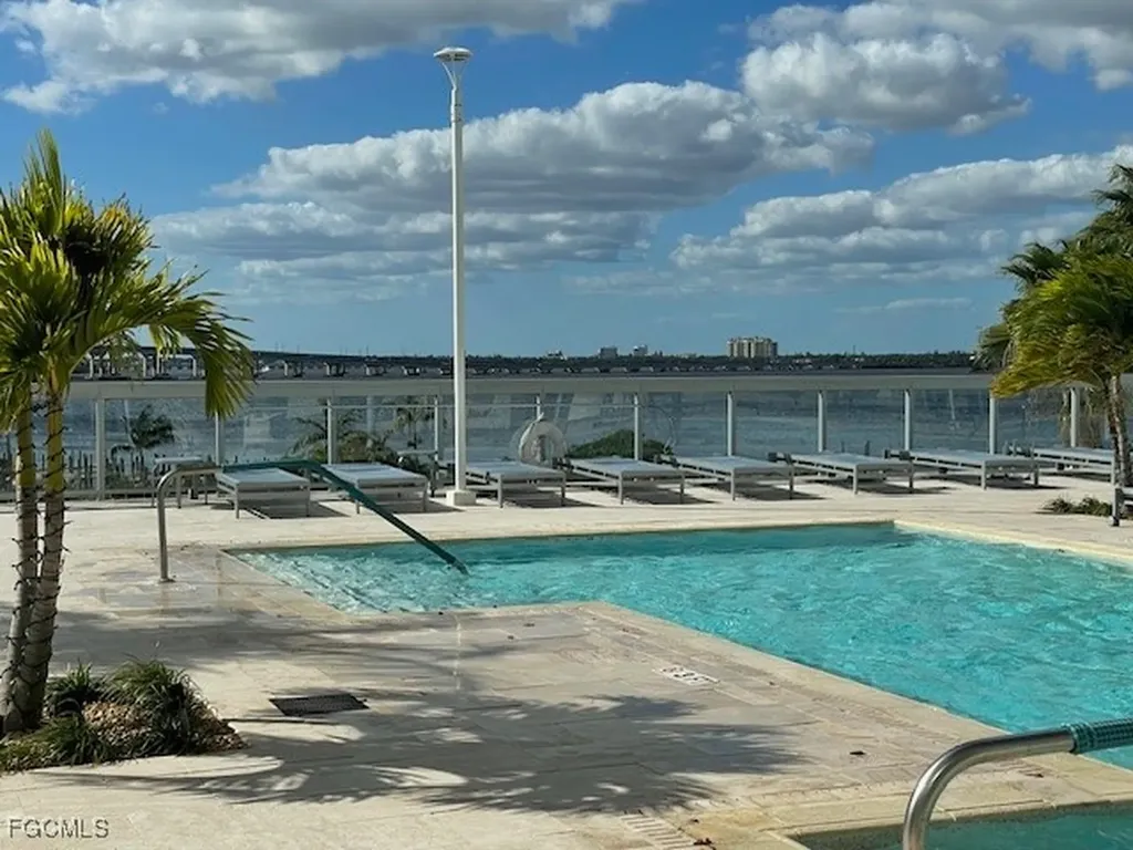3000 Oasis Grand Boulevard Fort Myers FL 33916