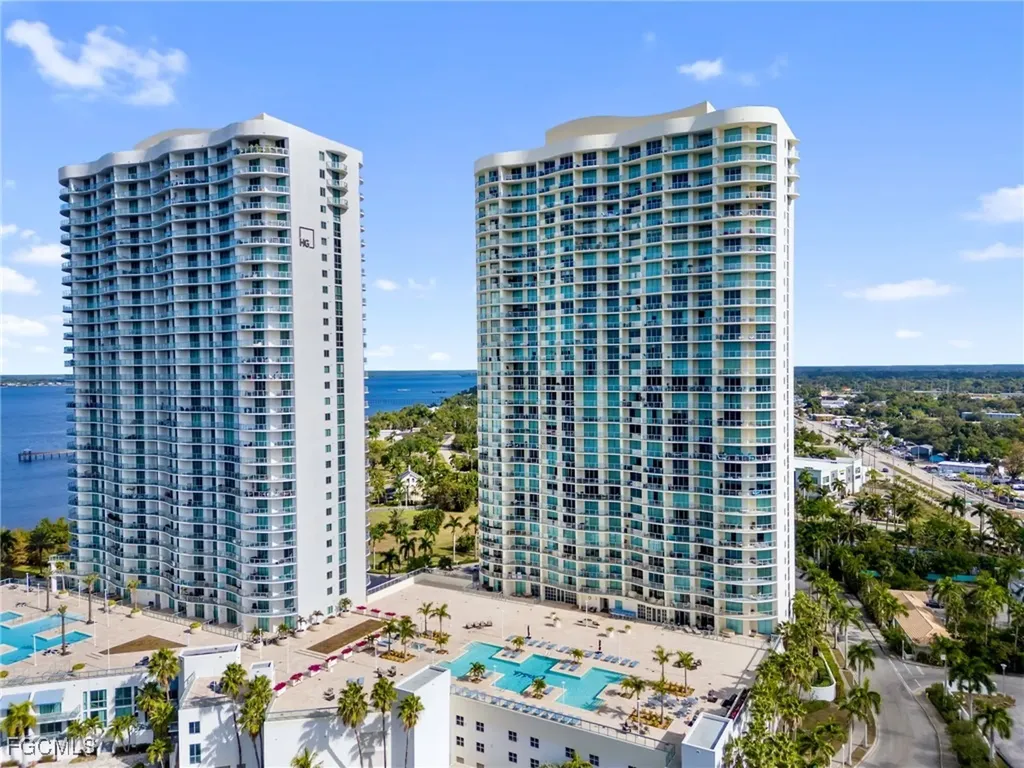 3000 Oasis Grand Boulevard Fort Myers FL 33916