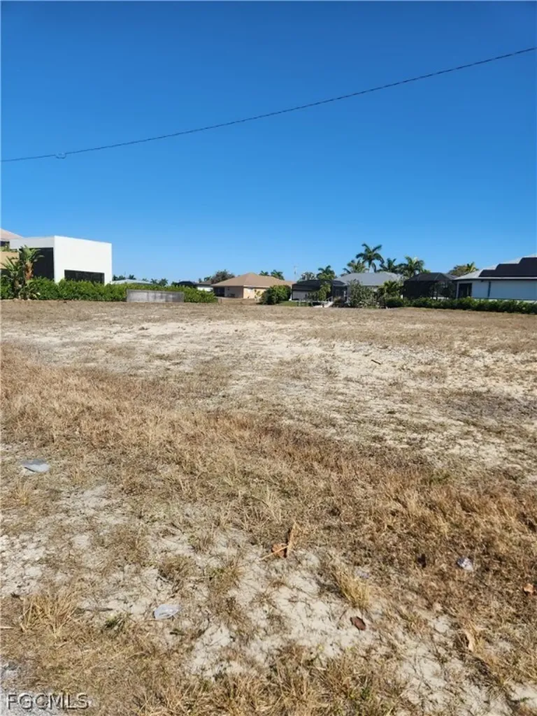 3929 SW 13th Avenue Cape Coral FL 33914