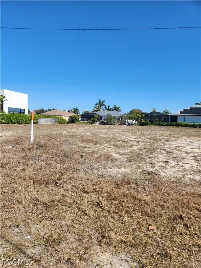 3929 SW 13th Avenue Cape Coral FL 33914