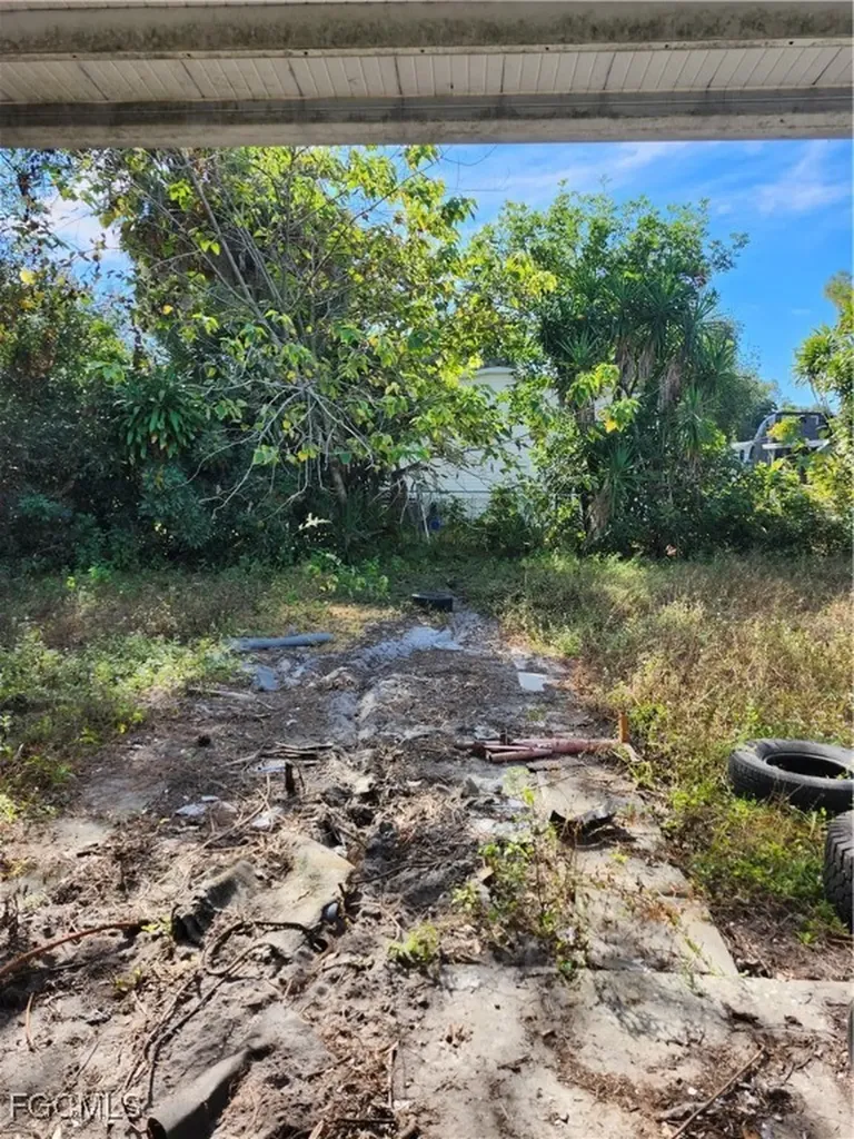 2500 Gail Helen Court North Fort Myers FL 33917