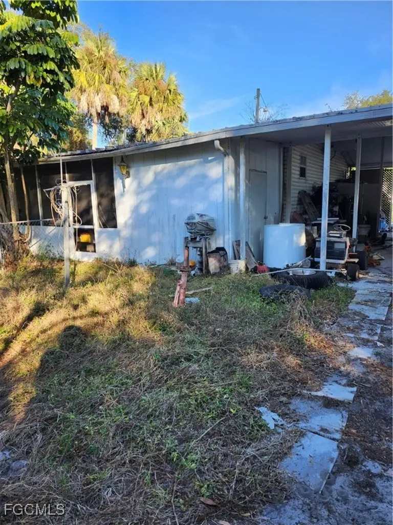 2500 Gail Helen Court North Fort Myers FL 33917