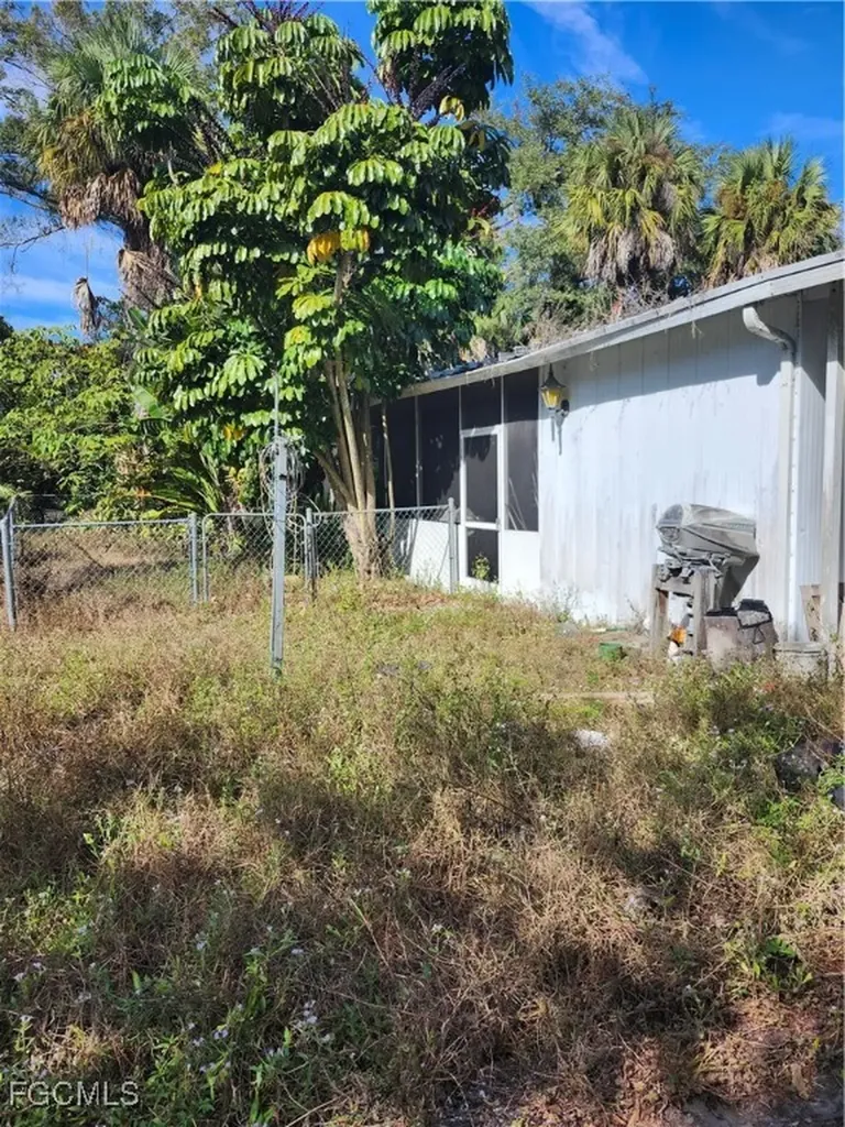 2500 Gail Helen Court North Fort Myers FL 33917