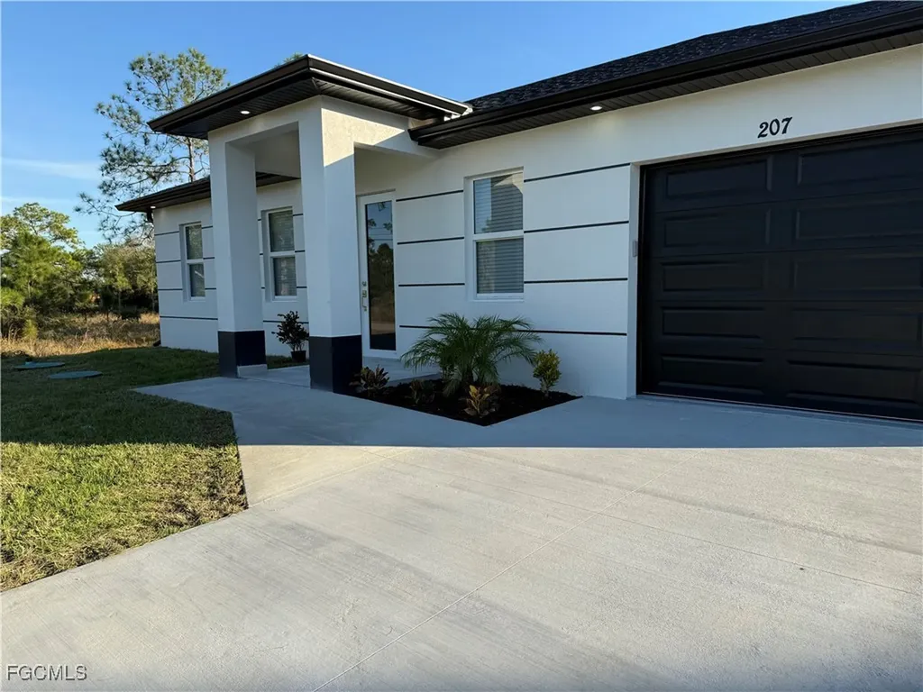207 W 15th Street Lehigh Acres FL 33972