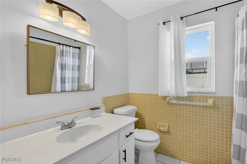 918 SE 35th Street Cape Coral FL 33904