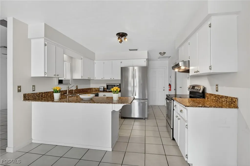 918 SE 35th Street Cape Coral FL 33904