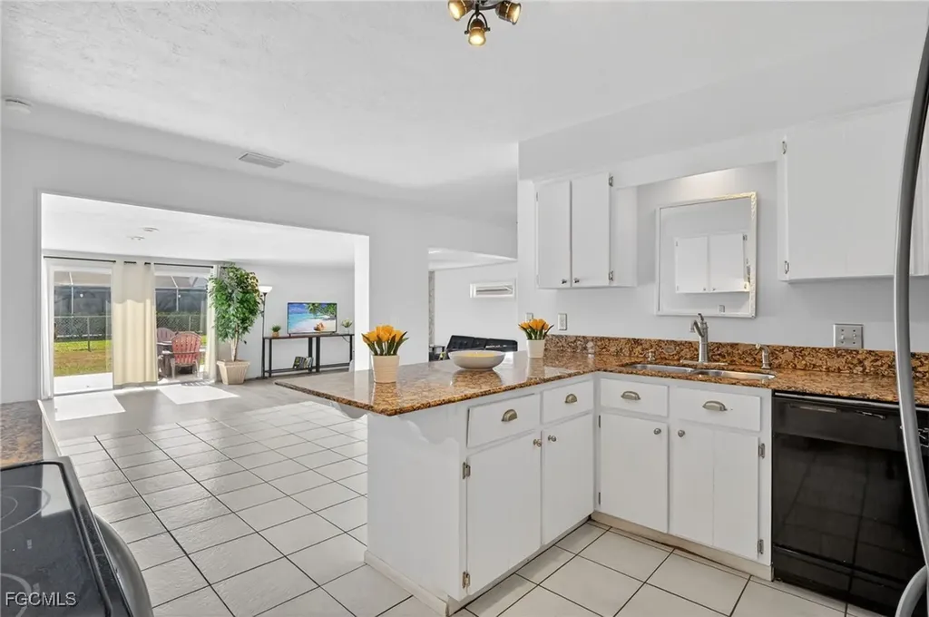 918 SE 35th Street Cape Coral FL 33904