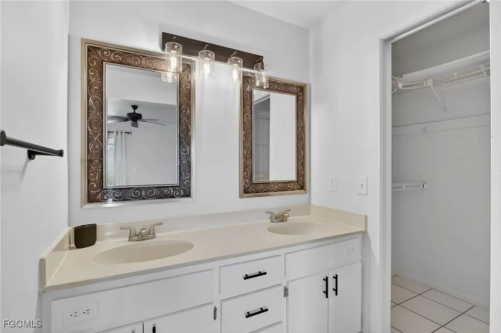 918 SE 35th Street Cape Coral FL 33904