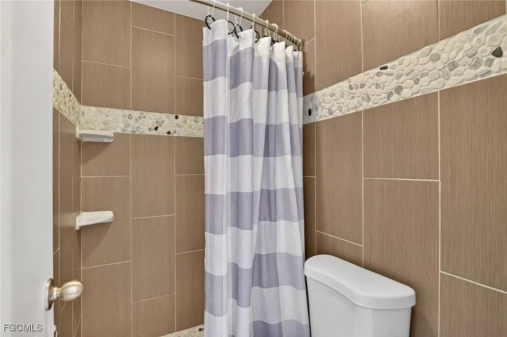 918 SE 35th Street Cape Coral FL 33904