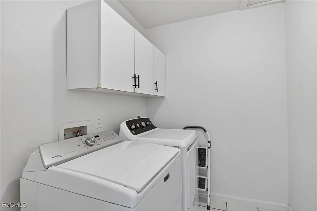 918 SE 35th Street Cape Coral FL 33904