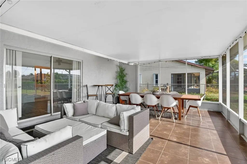 918 SE 35th Street Cape Coral FL 33904