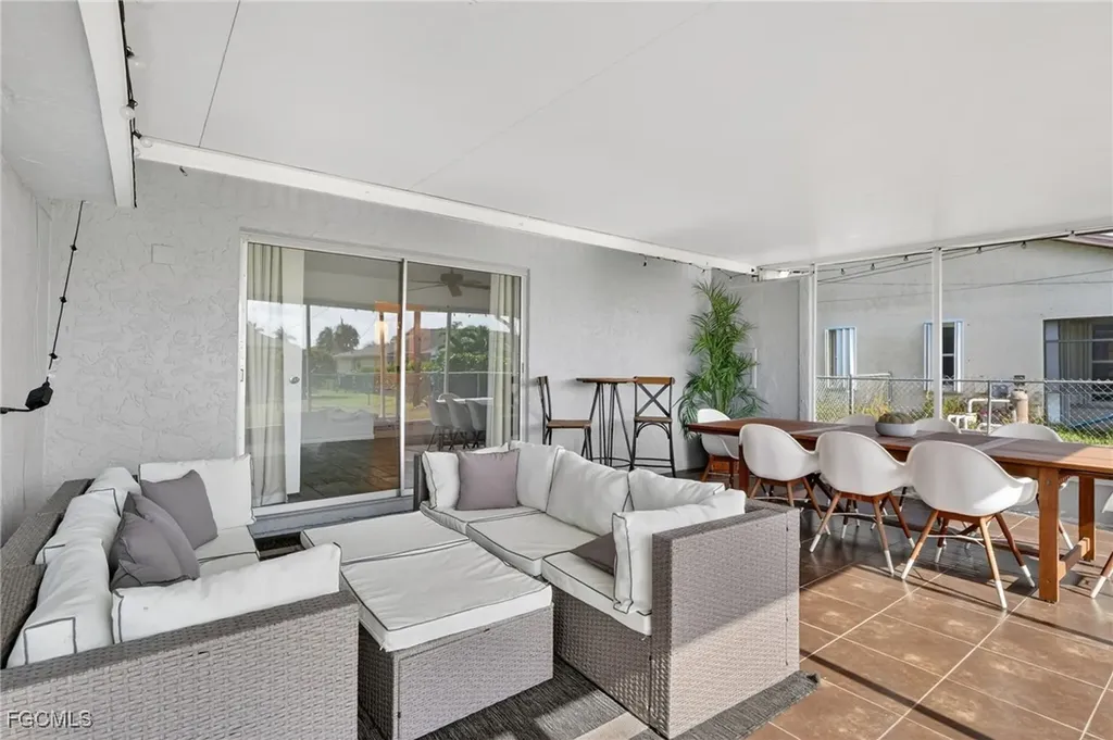 918 SE 35th Street Cape Coral FL 33904