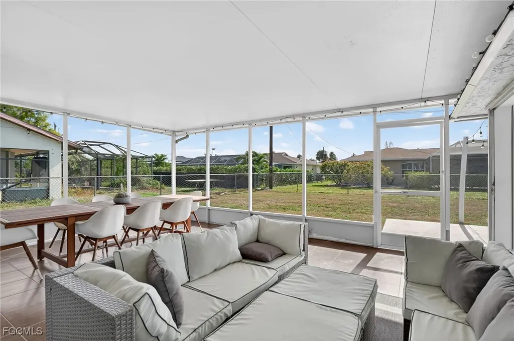 918 SE 35th Street Cape Coral FL 33904