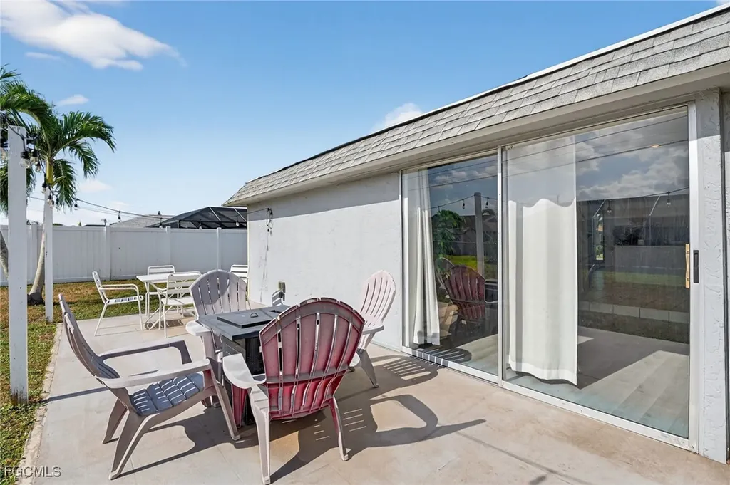 918 SE 35th Street Cape Coral FL 33904