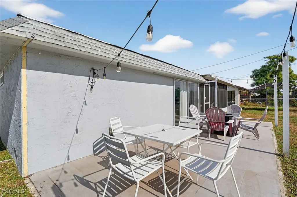 918 SE 35th Street Cape Coral FL 33904