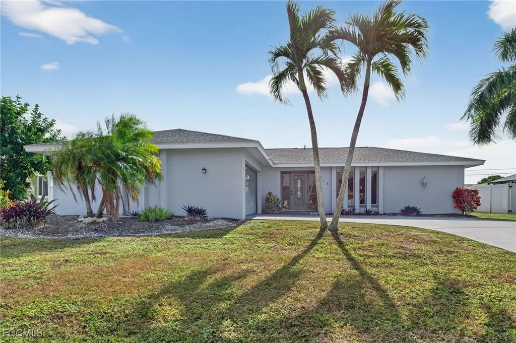 918 SE 35th Street Cape Coral FL 33904
