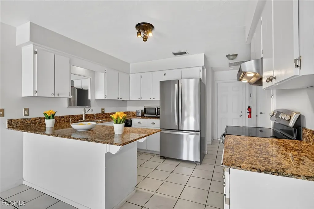 918 SE 35th Street Cape Coral FL 33904