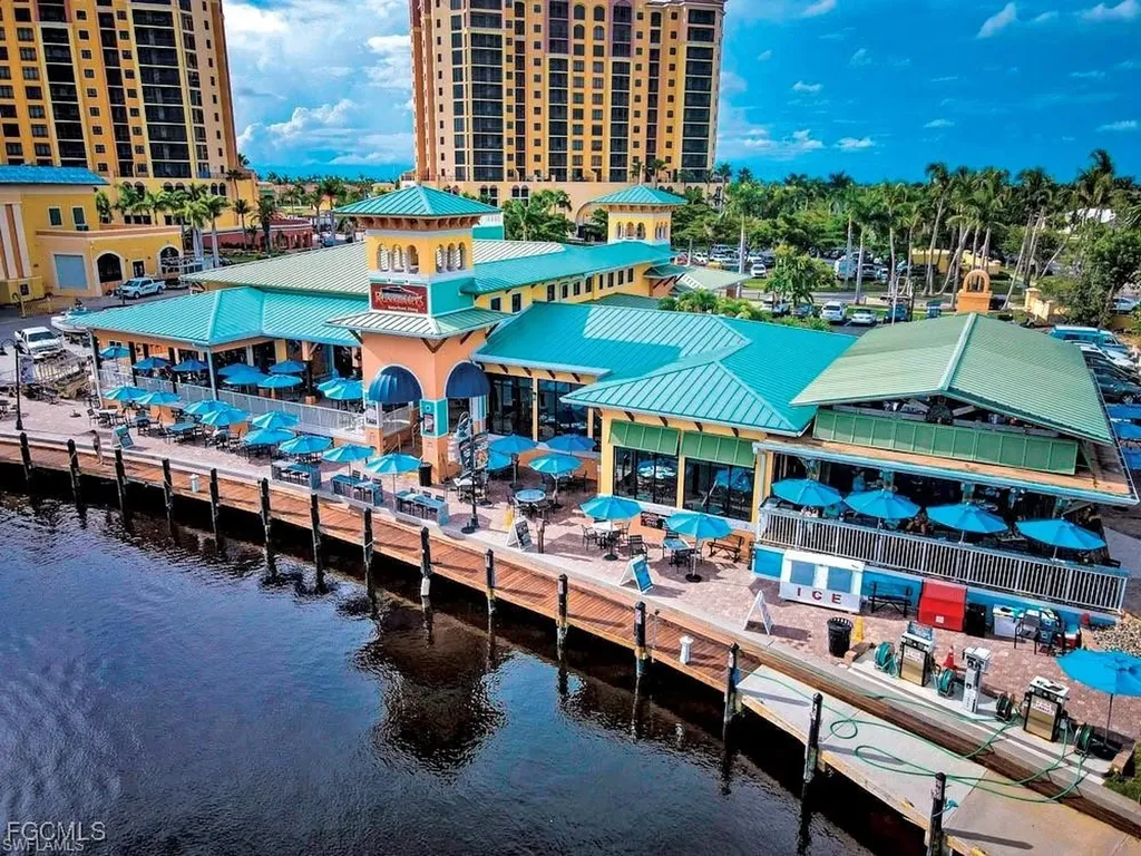 918 SE 35th Street Cape Coral FL 33904