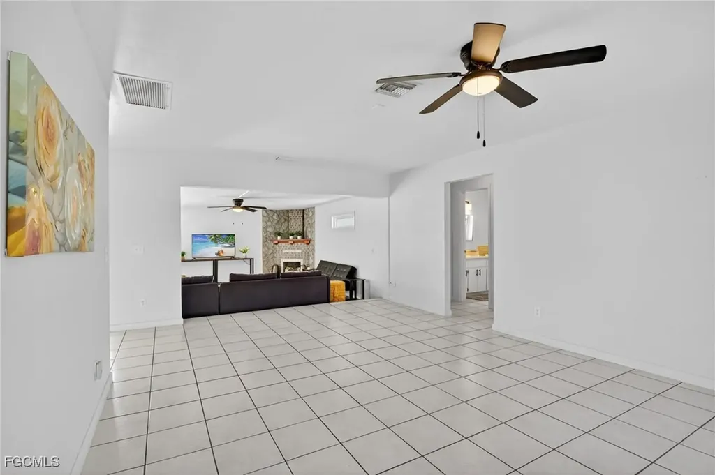 918 SE 35th Street Cape Coral FL 33904