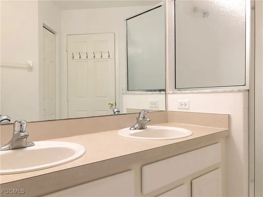 8073 Pacific Beach Drive Fort Myers FL 33966