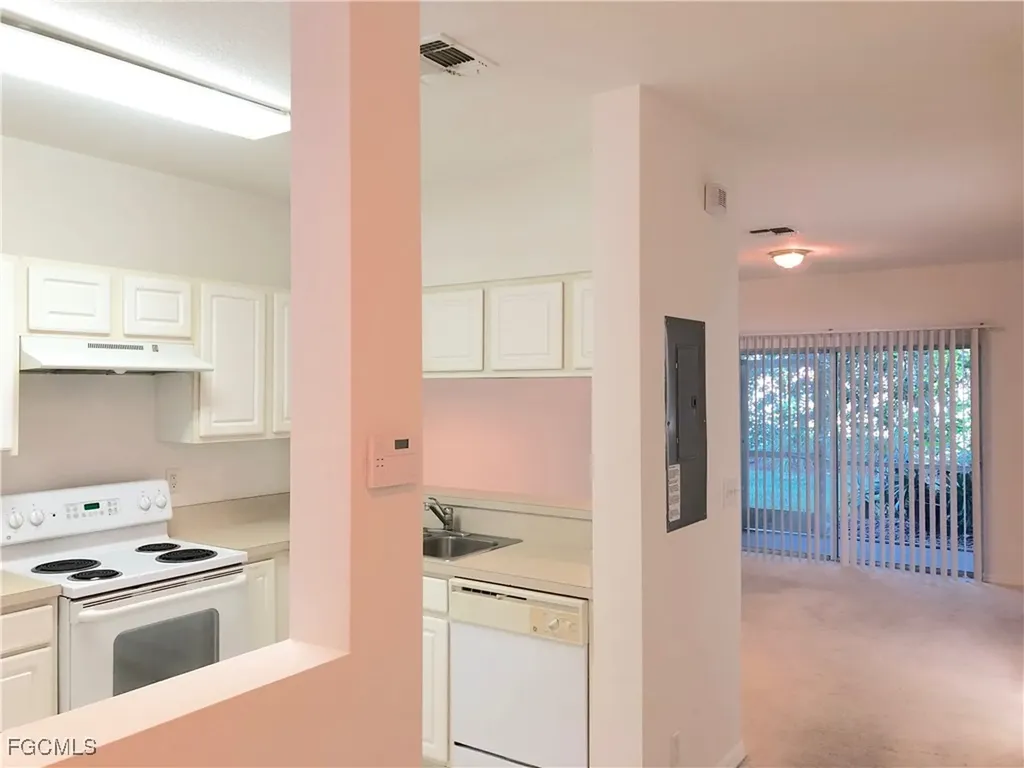 8073 Pacific Beach Drive Fort Myers FL 33966