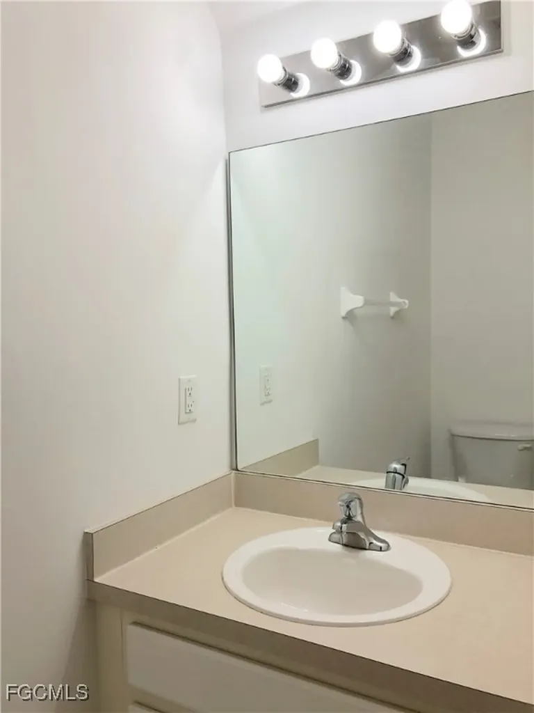 8073 Pacific Beach Drive Fort Myers FL 33966