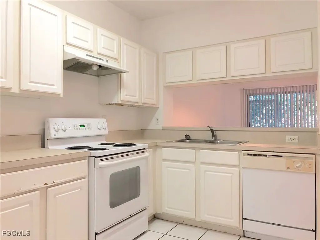8073 Pacific Beach Drive Fort Myers FL 33966