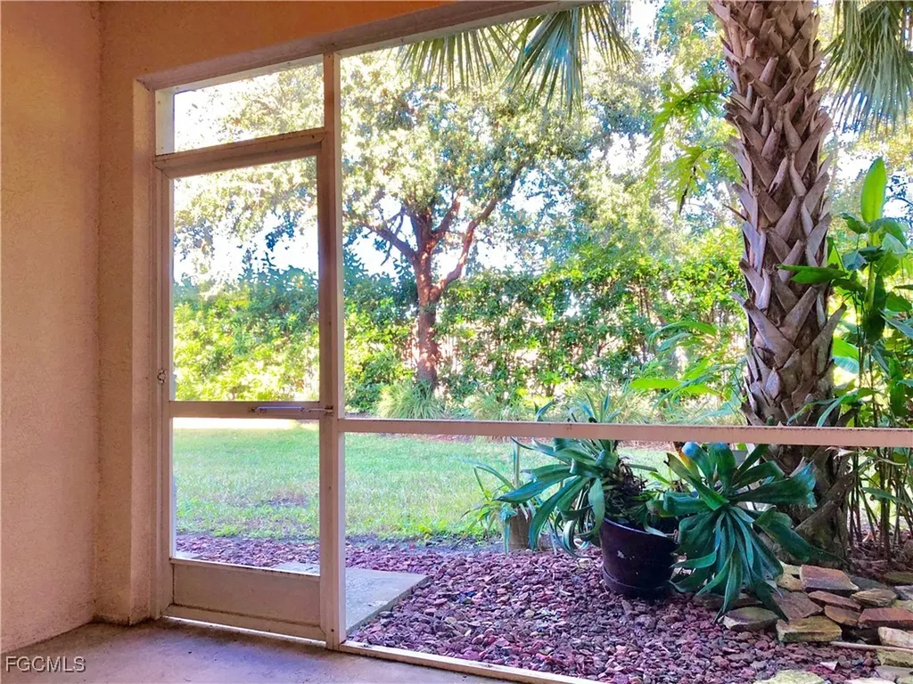 8073 Pacific Beach Drive Fort Myers FL 33966