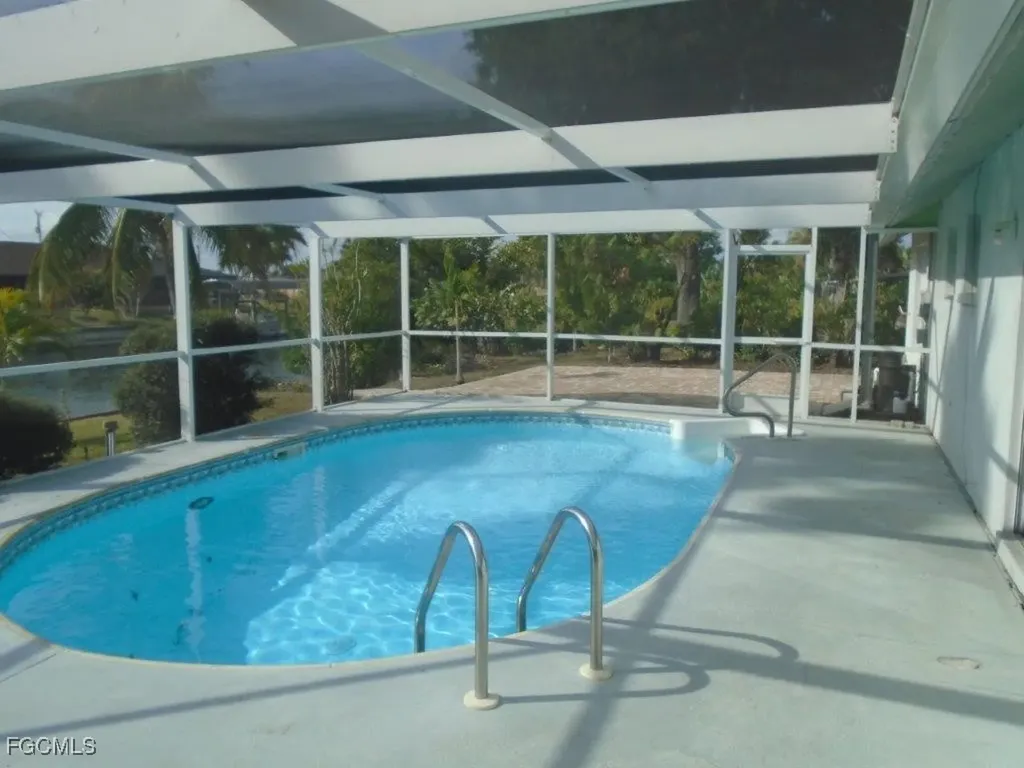 1302 NE 4th Terrace Cape Coral FL 33909
