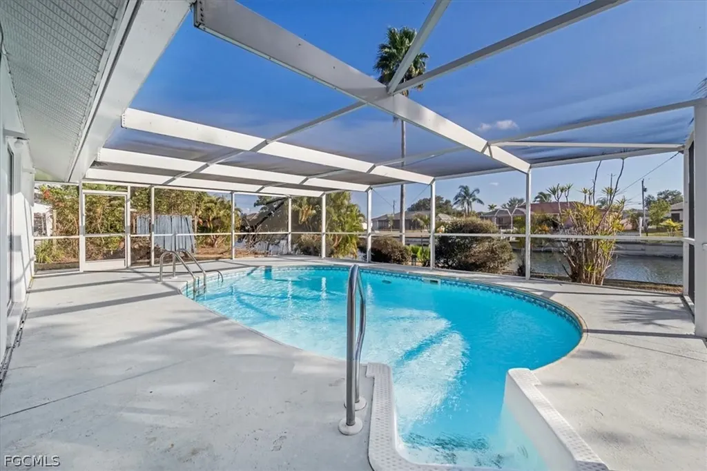 1302 NE 4th Terrace Cape Coral FL 33909
