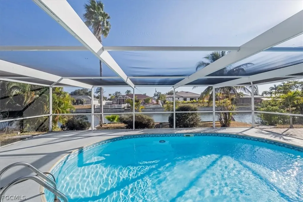1302 NE 4th Terrace Cape Coral FL 33909