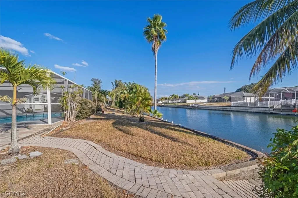 1302 NE 4th Terrace Cape Coral FL 33909