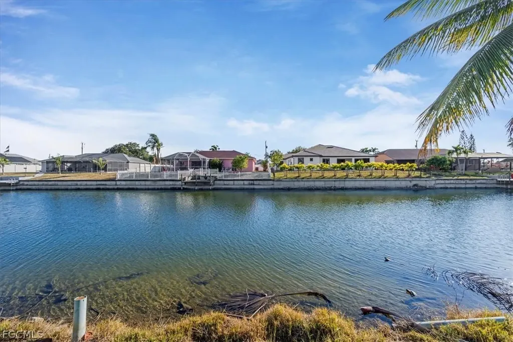 1302 NE 4th Terrace Cape Coral FL 33909