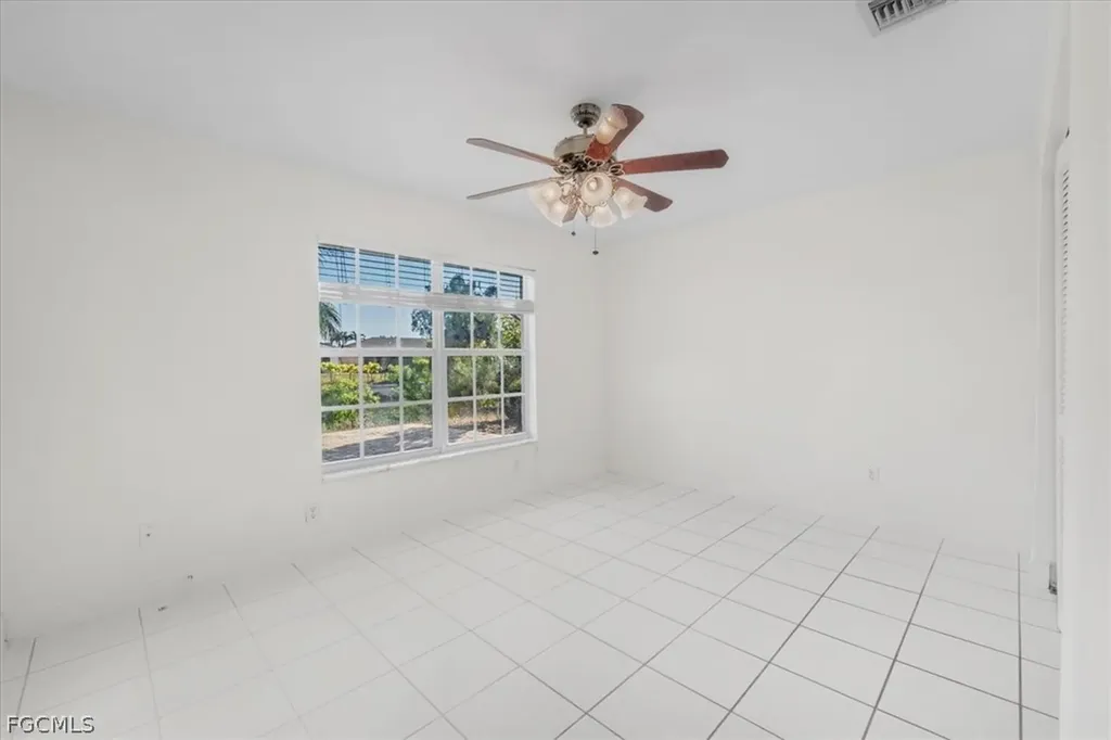 1302 NE 4th Terrace Cape Coral FL 33909