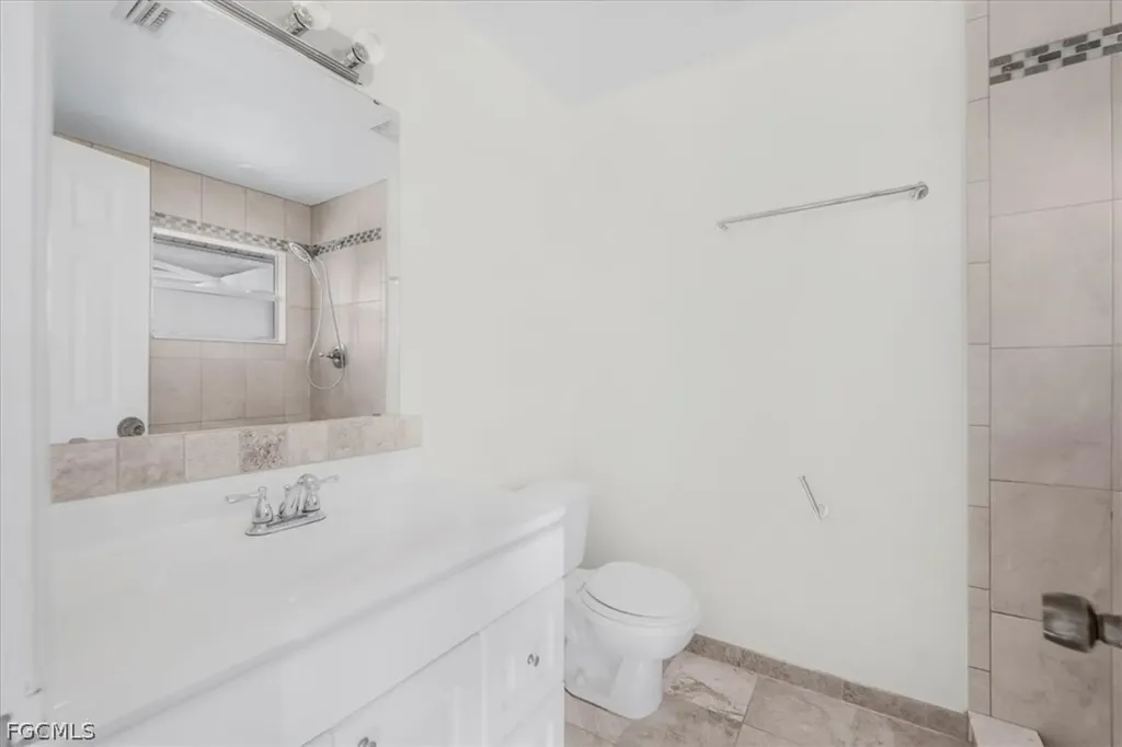 1302 NE 4th Terrace Cape Coral FL 33909