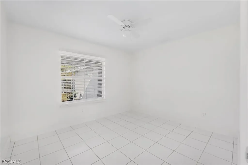 1302 NE 4th Terrace Cape Coral FL 33909